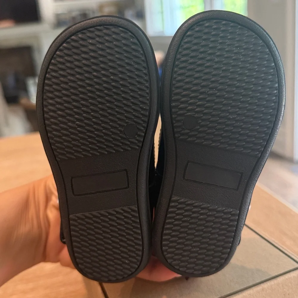 L’Amour black Maryjane shoes in size 6.  Never worn new in box.